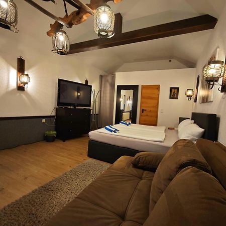 Pension Riverside In Leverkusen Hitdorf Am Rhein - Zentral An Der A1 Und 59 Eksteriør billede