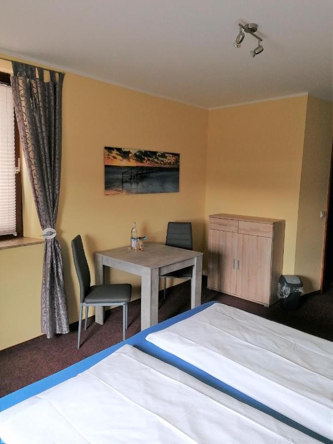Pension Riverside In Leverkusen Hitdorf Am Rhein - Zentral An Der A1 Und 59 Eksteriør billede