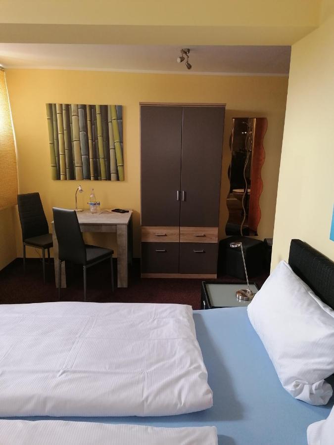 Pension Riverside In Leverkusen Hitdorf Am Rhein - Zentral An Der A1 Und 59 Eksteriør billede